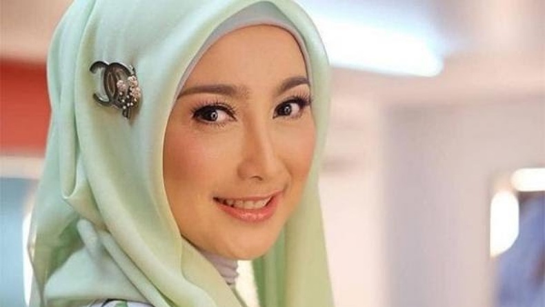 Duh! Desy Ratnasari Pilih Hidup Menjanda 18 Tahun, Kenapa Sih?