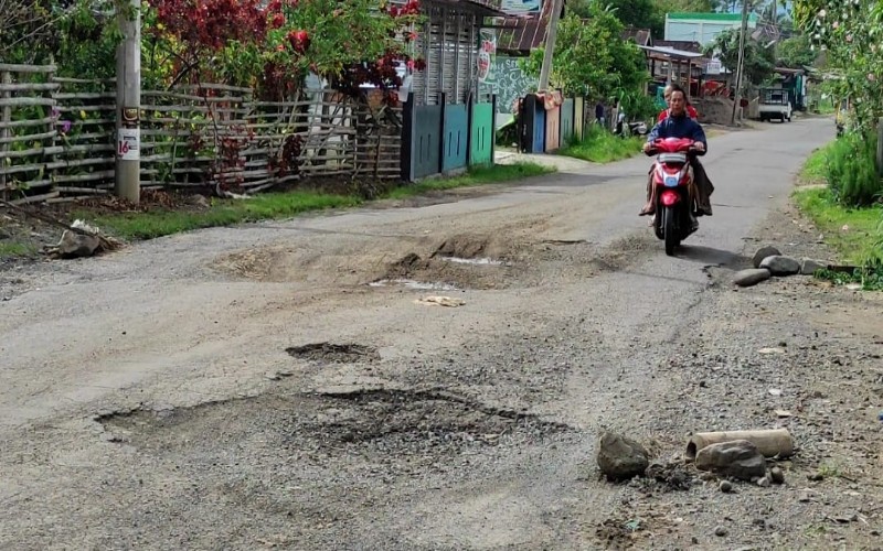 Jelang Lebaran, Jalan Lintas Sumsel - Bengkulu Masih Berlubang 