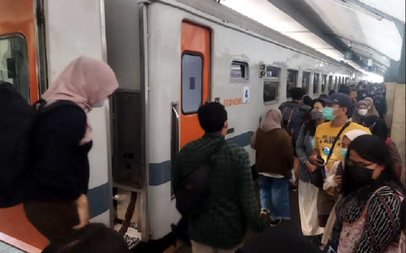 PT KAI Daop 8 Surabaya Siapkan 6 Kereta Tambahan untuk Angkutan Mudik 