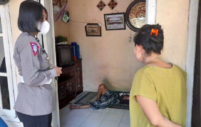Orang Tua Cacat Gegara Jatuh di Jalan Rusak Berlubang, Anak Lapor ke Polisi