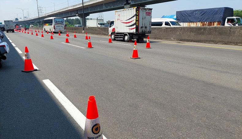 Uji Coba Ganjil Genap di Tol Cikampek Dimulai, Kendaraan Pemudik Masih Sepi