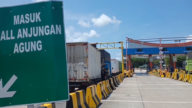 Jelang Idul Fitri, Ribuan Truk Padati Pelabuhan Bakauheni