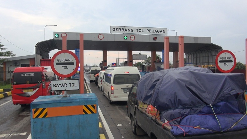 H-5 Lebaran, Volume Kendaraan Keluar Tol Pejagan Brebes Terus Meningkat 