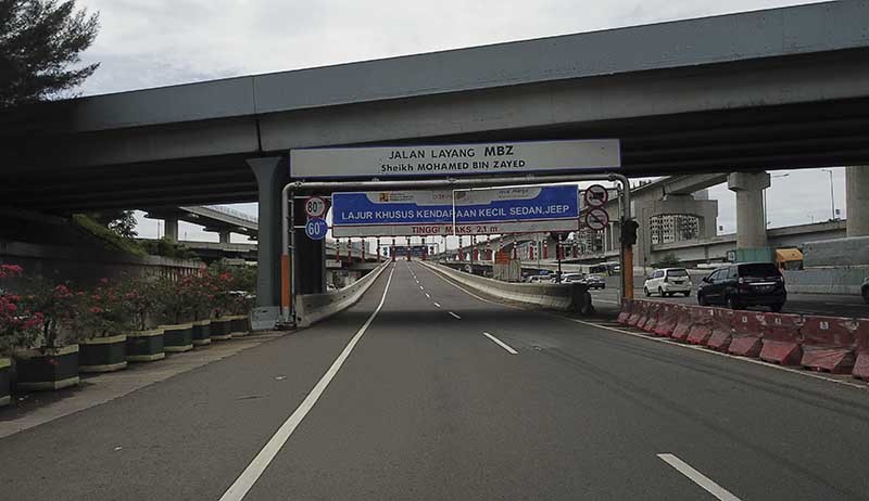 Pagi Ini Jakarta-Cikampek One Way, Tol Sheikh Mohamed Bin Zayed Ditutup