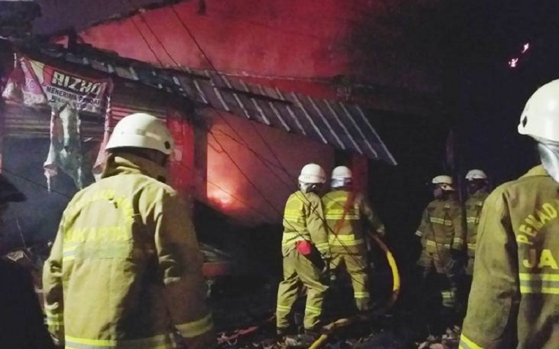 Kebakaran di Tanjung Barat Jaksel saat Sahur, Deretan Ruko Ludes Dilalap Api