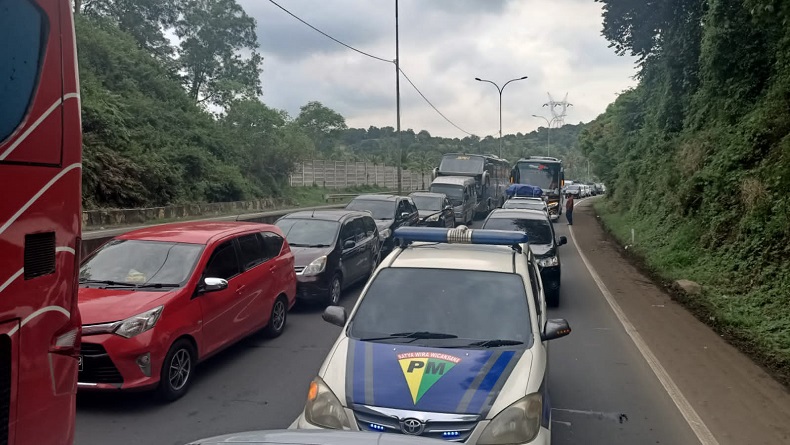 Macet Parah Terjadi Sebelum Gerbang Tol Merak, Mobil Sempat Tak Bergerak