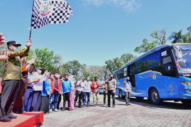 Mudik Gratis, Gubernur Sulsel Melepas 1.200 Orang Menuju Kampung Halaman 