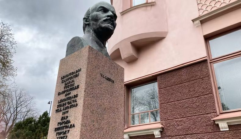 Finlandia Singkirkan Patung Mantan Pemimpin Soviet Lenin gegara Invasi Rusia ke Ukraina