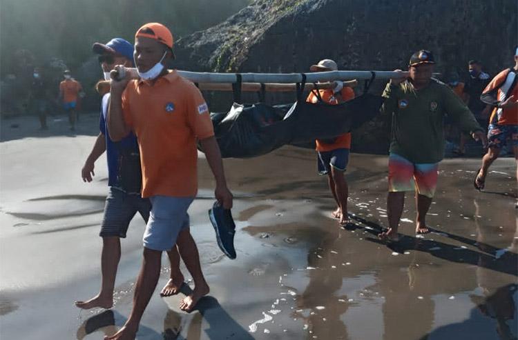 Mayat Pria Bugil Ditemukan Terdampar di Pantai Parangtritis