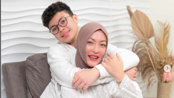Menangis, Ini Perasaan Angelina Sondakh Merayakan Ramadan Pertama Bareng Keluarga