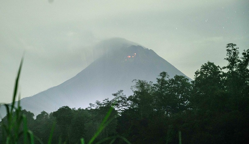 Gunung Merapi Alami 83 Kali Gempa Guguran