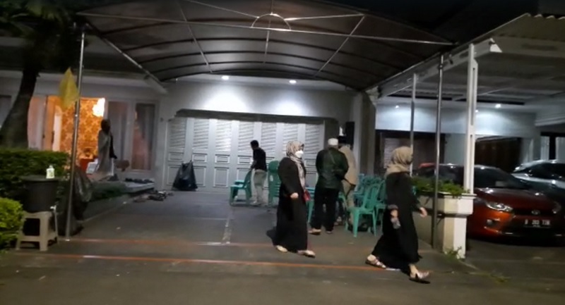 Pelayat hingga Kerabat Mulai Berdatangan di Rumah Duka Mieke Wijaya, Begini Suasananya