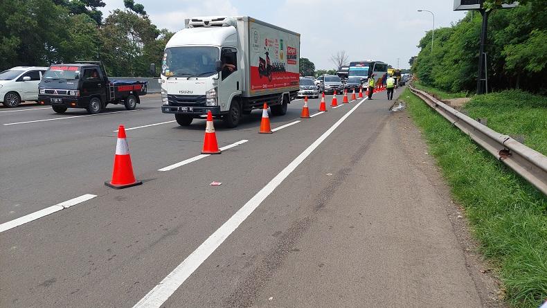 Polisi Berlakukan Contraflow di Tol Japek, Arus Balik Pemudik Arah Jakarta Merayap