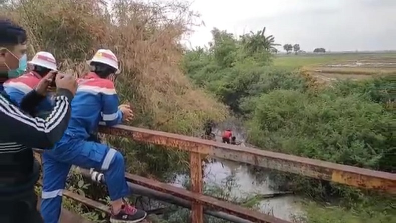 Update Pipa Pertamina Terbakar di Cikedung Indramayu, Sawah dan Sungai Tercemar Minyak Mentah