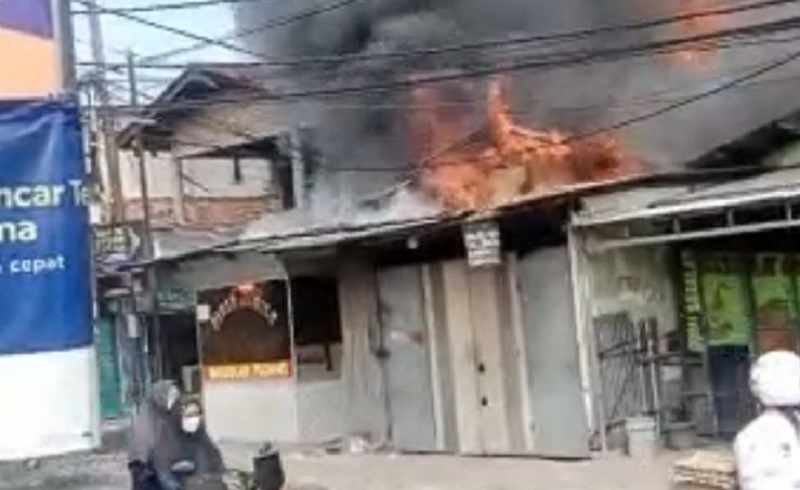 Kebakaran Hanguskan Rumah Makan di Cipondoh Tangerang, Petugas: Ada Dugaan Sengaja Dibakar