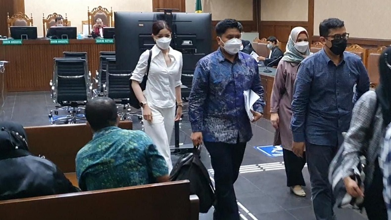 Eks Pramugari Cantik Siwi Widi Akui Terima Uang Rp647 Juta dari Anak Terdakwa Korupsi