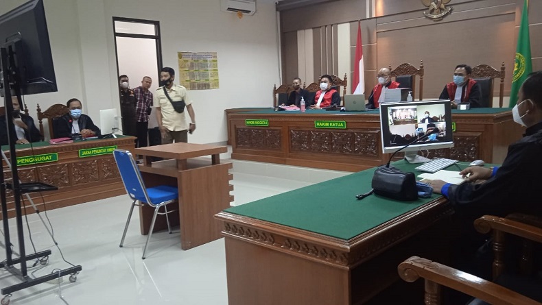 Taryadi Terdakwa Kasus Bentrok Lahan Tebu Jatitujuh Indramayu Dituntut 12 Tahun Penjara