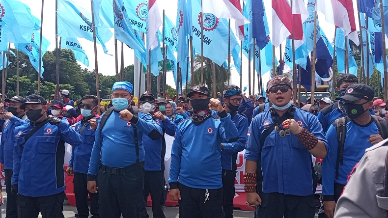 Aksi May Day yang Tertunda, Massa Buruh Padati Kawasan Patung Kuda Jakpus