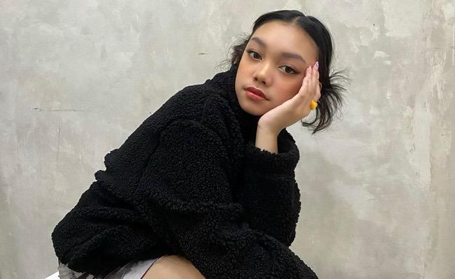 5 Artis Cantik yang Ternyata Usianya Masih Belasan, Penampilannya Dewasa Banget!