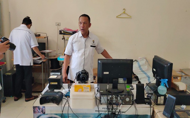 Menyulitkan Warga, Alat Perekam e-KTP di OKU Banyak yang Rusak 