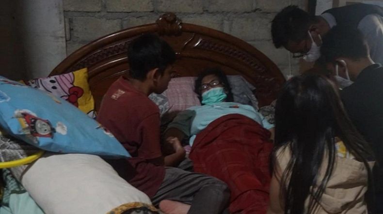 Perjuangan Aldi, Bocah 13 Tahun Terpaksa Rawat Ibunya yang Sakit Seorang Diri