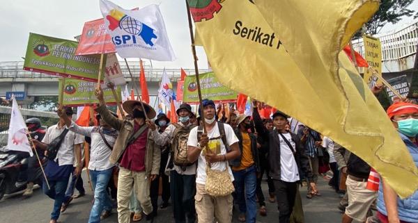 10.000 Buruh Mulai Padati Gedung DPR di Aksi May Day Fiesta 