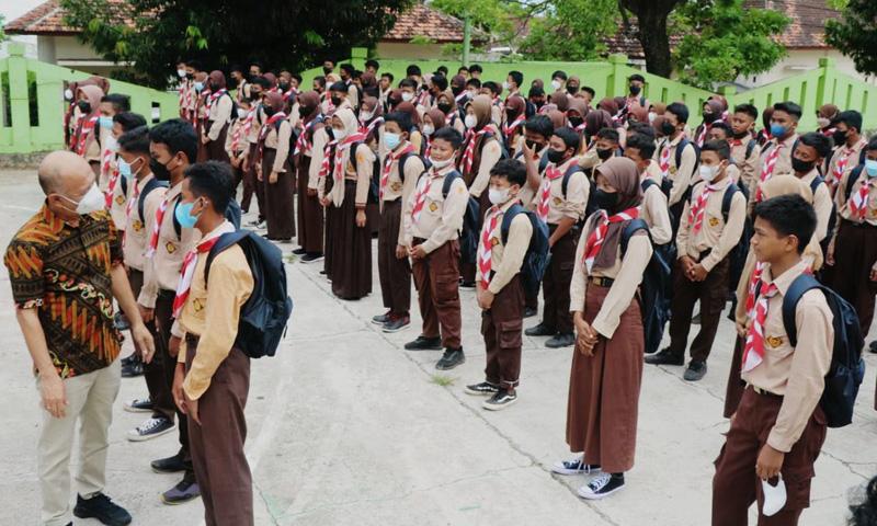 Begini Cara Bupati Jepara Tumbuhkan Semangat Kebangsaan Anak-anak di Pulau Karimunjawa