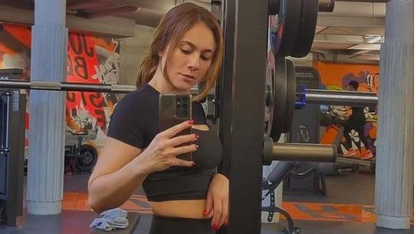  Wulan Guritno Terlihat Cantik dan Awet Muda, Ternyata Ini Rahasianya 