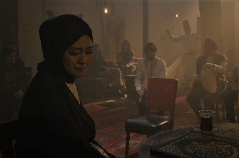 Apa Jawaban Raya Atas Lamaran Ikhsan? Saksikan Vision+ Originals Menemukan-Mu Episode 4  