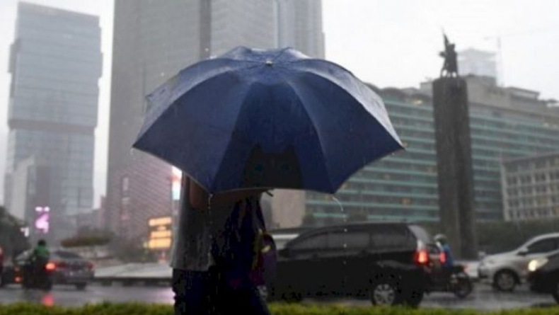 Cuaca Jakarta Hari Ini, Waspada Hujan Disertai Kilat dan Angin Kencang Siang Hari