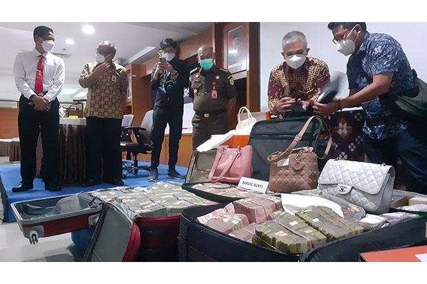 Palsu Laporan Hasil Usaha, Kanwil Pajak Sita Uang Rp11 M dan Barang Mewah dari Distributor Sembako