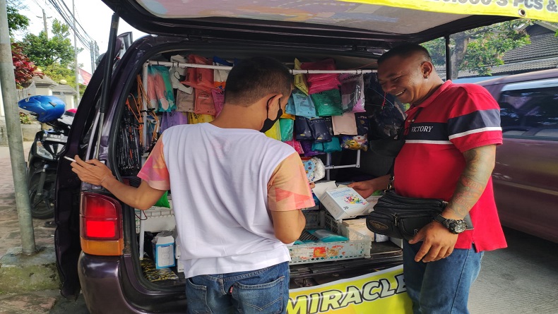 Dampak Pelonggaran Prokes, Penjual Masker di Salatiga Banting Harga 