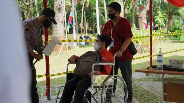 Kisah Peserta UTBK yang Semangat Meski Pakai Kursi Roda: Demi Mengangkat Derajat Orang Tua
