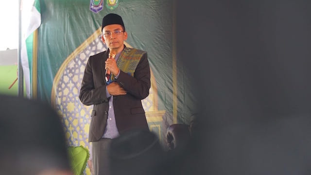 TGB : Jalan Anak Mendapat Berkah Ilmu adalah Orang Tua yang Menyenangkan Hati Guru