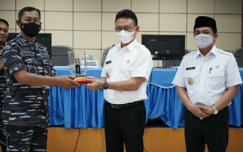 Dikunjungi Siswa Dikreg, Edi Kamtono Nyatakan Dukungan Pertahanan TNI AL di Pontianak