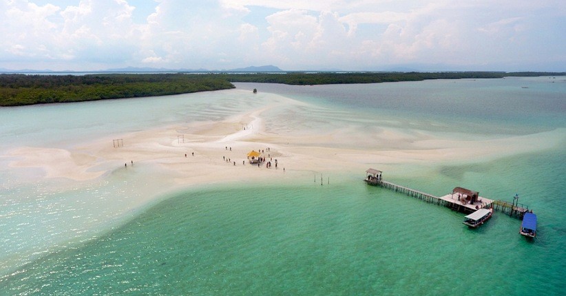 Pesona Pulau Leebong, Surga Kecil di Belitung yang Memikat Hati