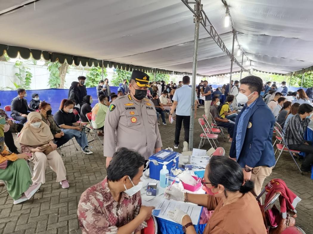 Polda Jatim Gandeng Mahasiswa Kedokteran Sasar Vaksinasi ke Remaja