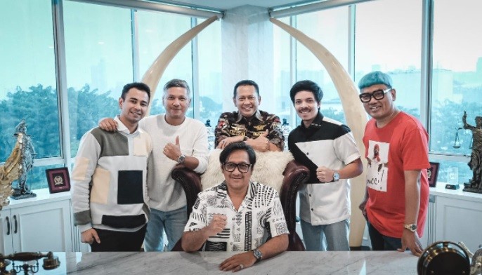 Perang Bintang, Raffi, Andre, Gading, Uya dan Atta Bersaing Modifikasi Mobil di IMX 2022
