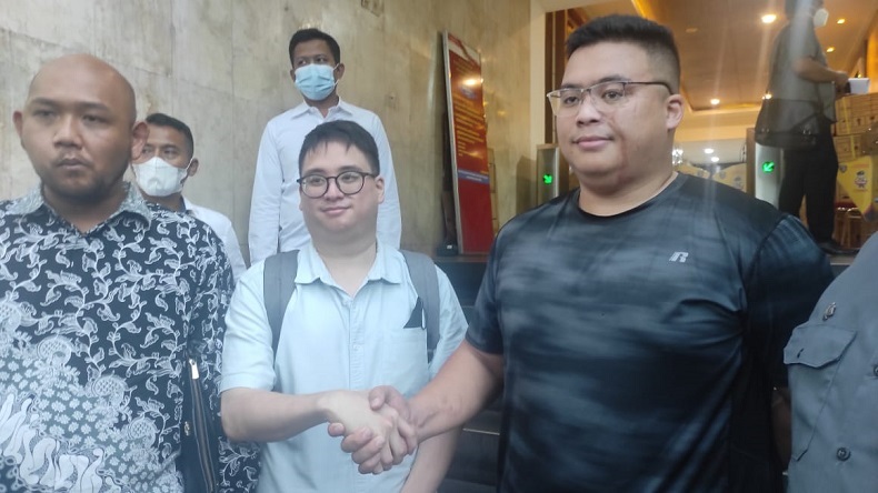 Tampang Pengemudi Pajero yang Tampar Pengendara di Tol Tomang, Tersenyum saat Bertemu Korban