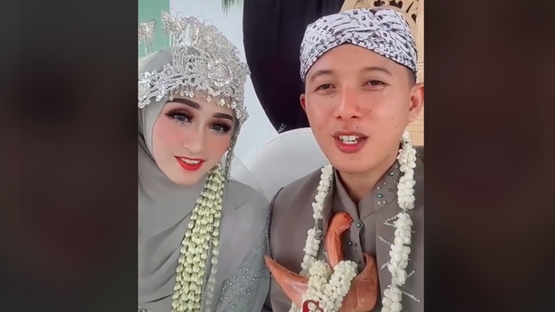 Viral, Kepala Sekolah di Tulangbawang Nikahi Muridnya yang Cantik