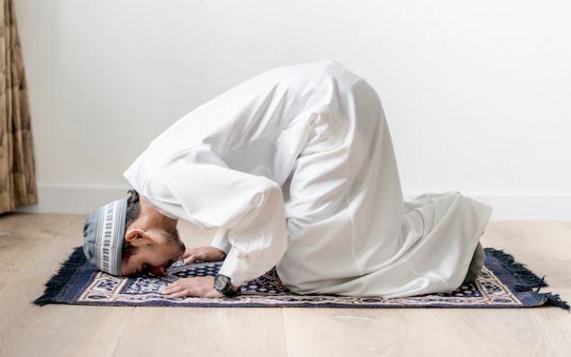 Niat Sholat Taubat 2 Rakaat Lengkap dengan Tata Cara serta Bacaan Doa 