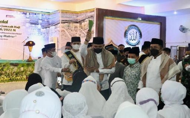 Lepas Calon Jemaah Haji, Bobby Nasution Titip Didoakan Ini di Makkah