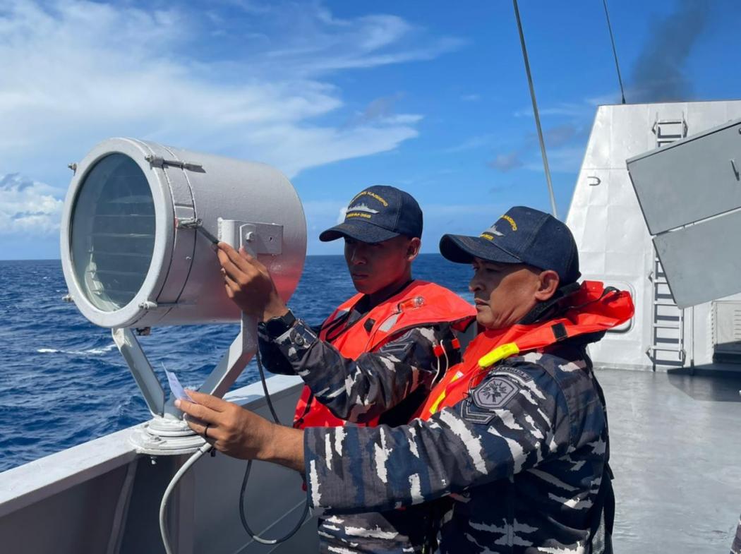 Kapal Perang Indonesia dan Kerajaan Inggris Latihan Bersama di Laut Jawa