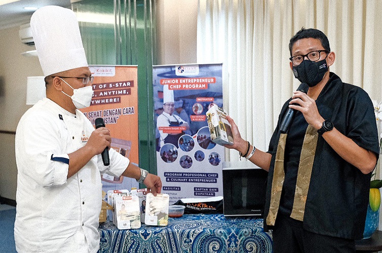 Ajak UMKM Berkolaborasi dengan Platform e-Commerce, Sandiaga Uno: Ciptakan Ekonomi Baru & Lapangan Kerja!