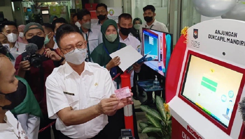 Kabar Gembira, Warga Pontianak Kini Bisa Cetak Dokumen Kependudukan Mandiri