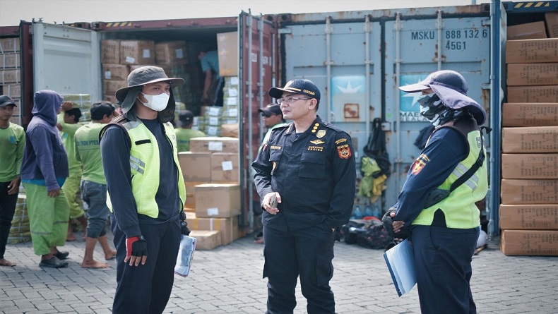 Bea Cukai Tanjung Emas Beri Layanan Prioritas untuk Pelaku Usaha Terdampak Banjir Rob