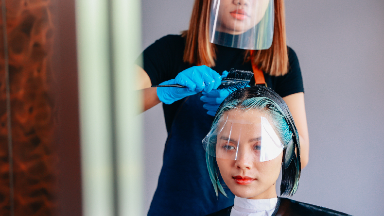 Hukum Cat Rambut dalam Islam yang Sering Diperdebatkan, Haram atau Boleh? 