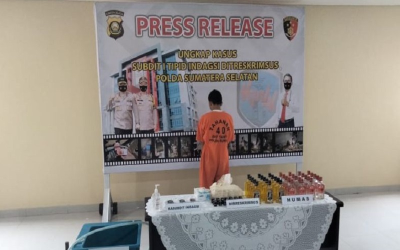 Polisi Bongkar Tempat Pengoplosan Miras di Palembang, Jumlah Barang Bukti Mencengangkan