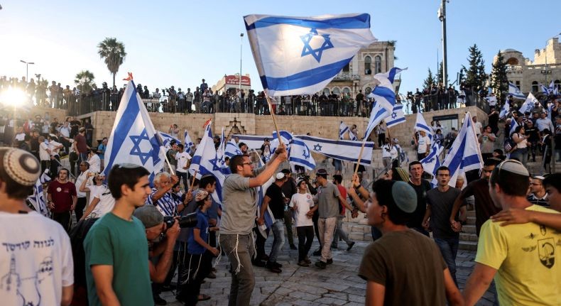 Israel Tuding Iran Jadi Dalang Serangan Rudal dari Yaman hingga Lebanon