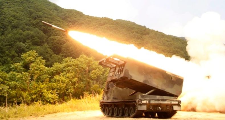 Ratusan Tentara Ukraina Dilatih Gunakan Senjata Roket Canggih MLRS di Inggris